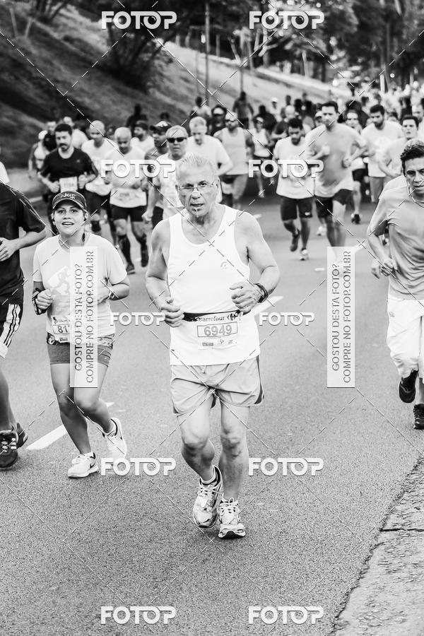 Buy your photos of the eventFotos de Corrida em Preto & Branco on Fotop