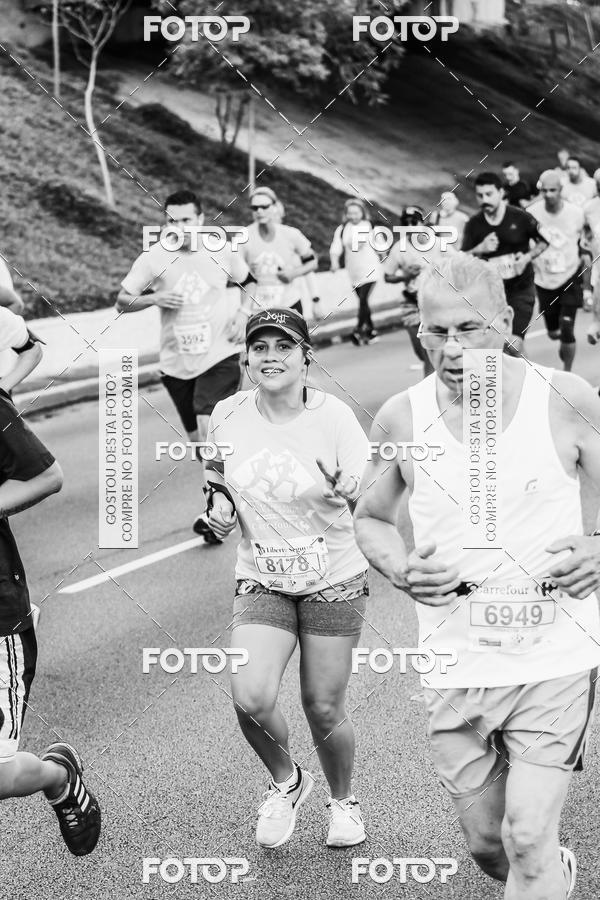 Buy your photos of the eventFotos de Corrida em Preto & Branco on Fotop