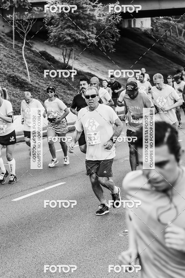Buy your photos of the eventFotos de Corrida em Preto & Branco on Fotop