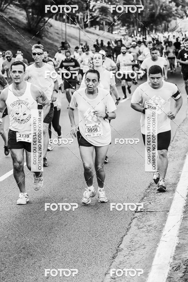 Buy your photos of the eventFotos de Corrida em Preto & Branco on Fotop