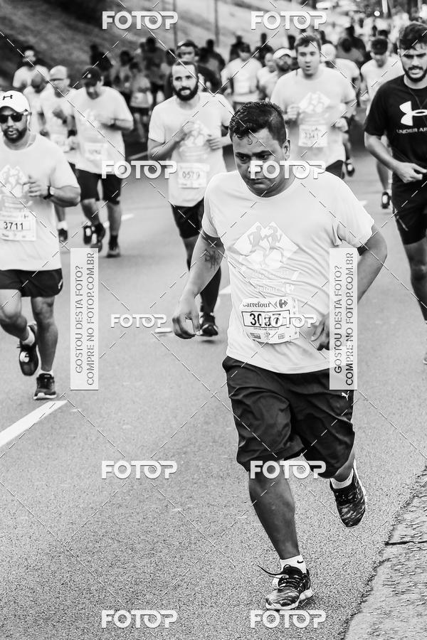 Buy your photos of the eventFotos de Corrida em Preto & Branco on Fotop