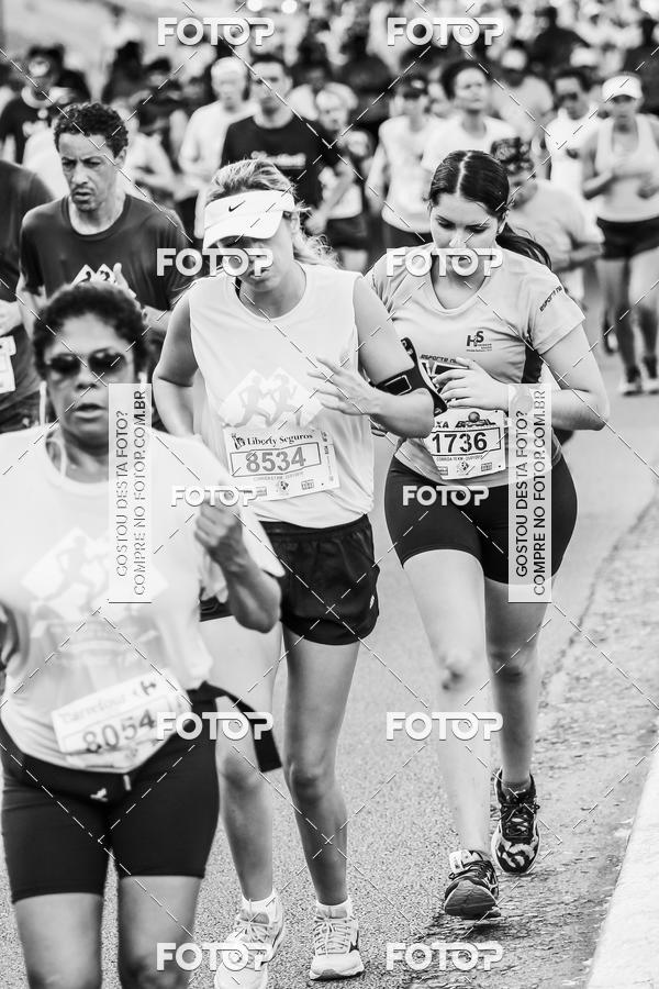 Buy your photos of the eventFotos de Corrida em Preto & Branco on Fotop