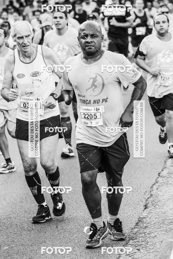 Buy your photos of the eventFotos de Corrida em Preto & Branco on Fotop