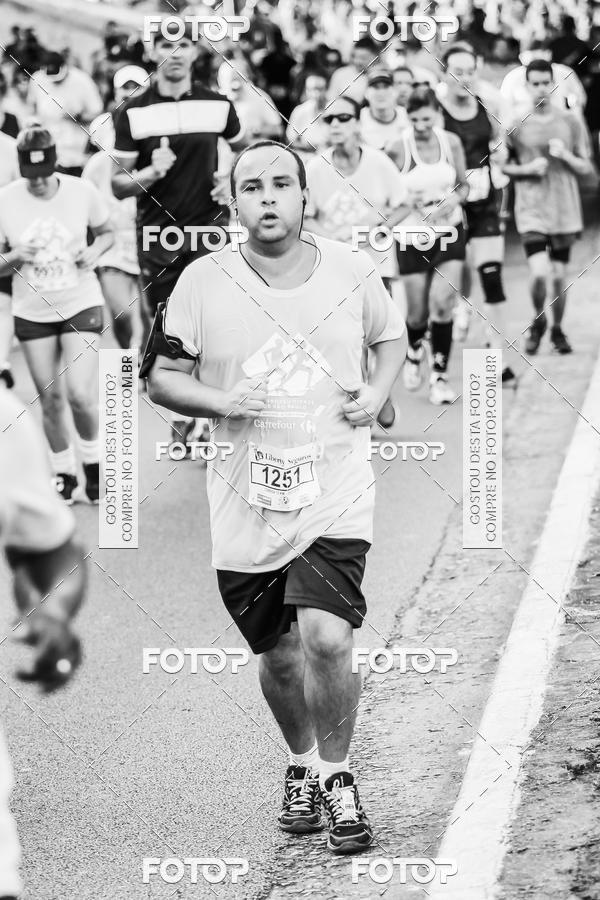 Buy your photos of the eventFotos de Corrida em Preto & Branco on Fotop