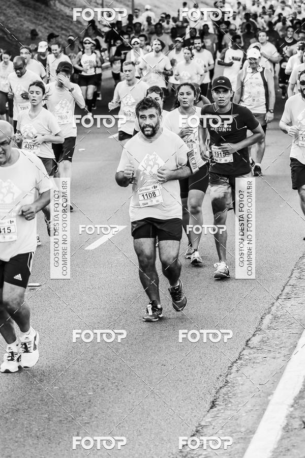 Buy your photos of the eventFotos de Corrida em Preto & Branco on Fotop