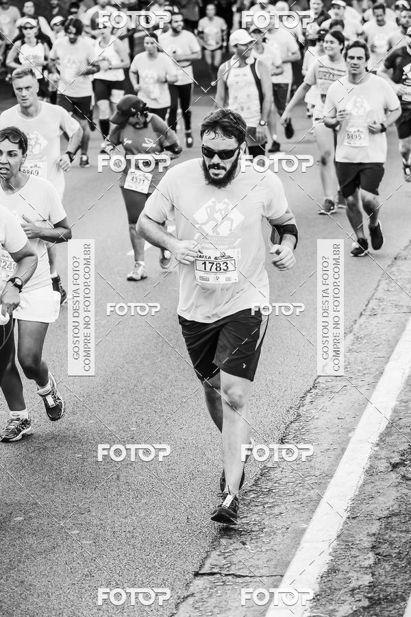 Buy your photos of the eventFotos de Corrida em Preto & Branco on Fotop