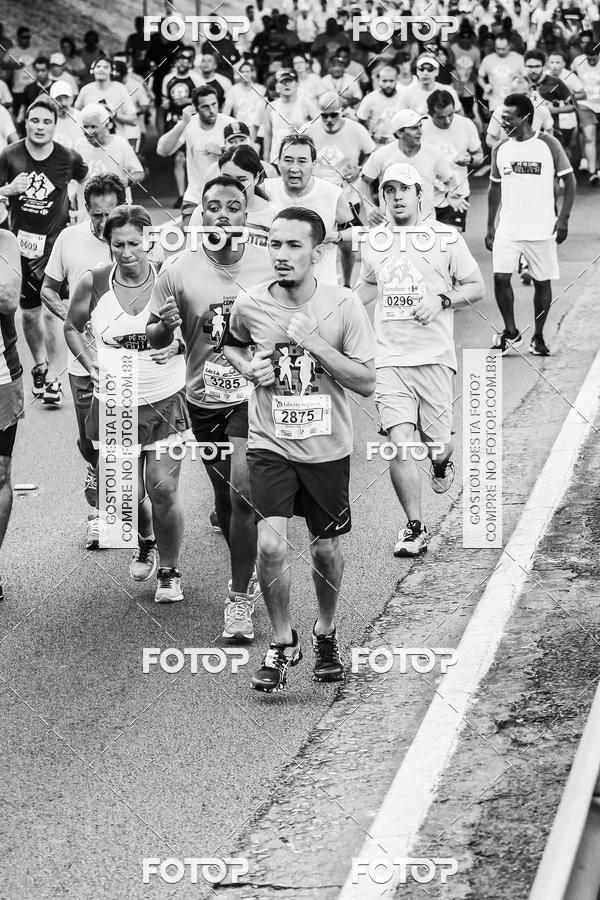 Buy your photos of the eventFotos de Corrida em Preto & Branco on Fotop