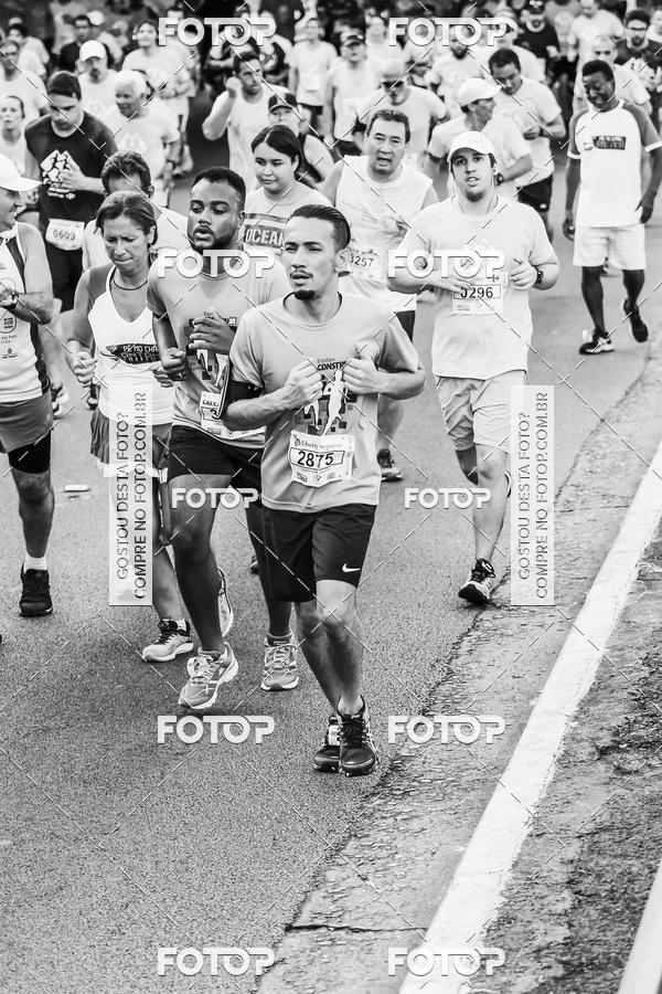 Buy your photos of the eventFotos de Corrida em Preto & Branco on Fotop