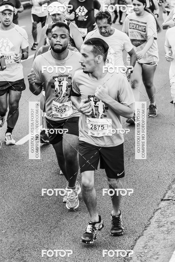 Buy your photos of the eventFotos de Corrida em Preto & Branco on Fotop