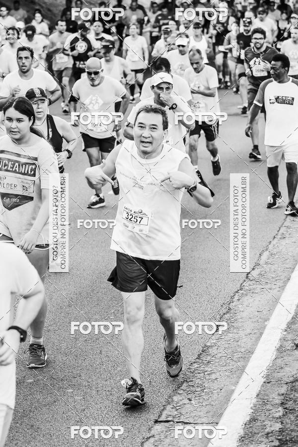 Buy your photos of the eventFotos de Corrida em Preto & Branco on Fotop
