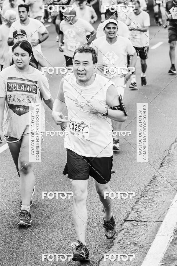 Buy your photos of the eventFotos de Corrida em Preto & Branco on Fotop