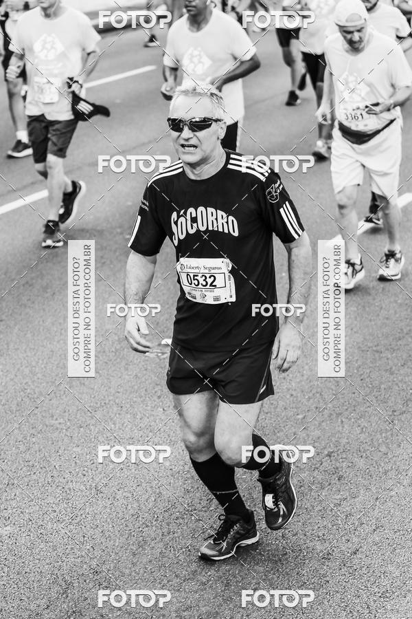 Buy your photos of the eventFotos de Corrida em Preto & Branco on Fotop
