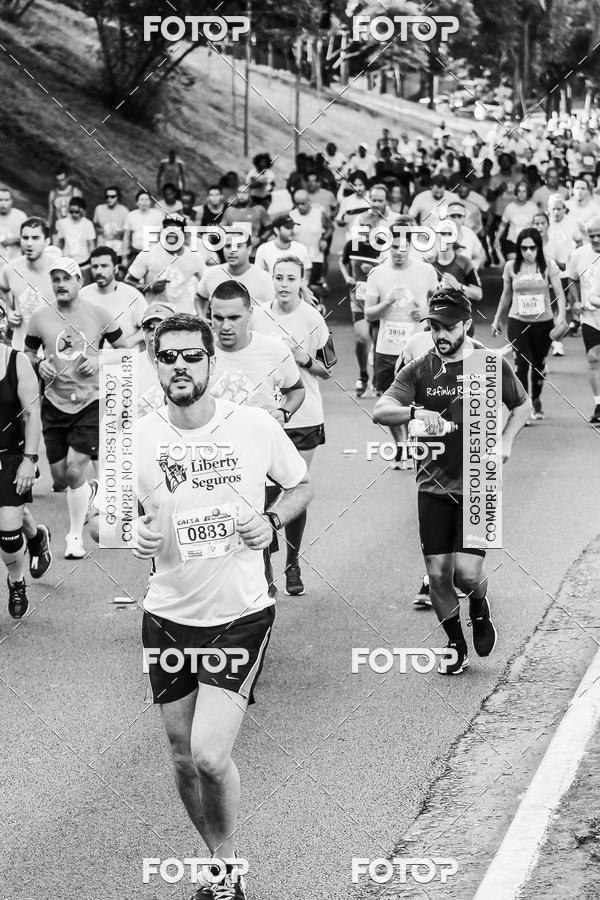 Buy your photos of the eventFotos de Corrida em Preto & Branco on Fotop