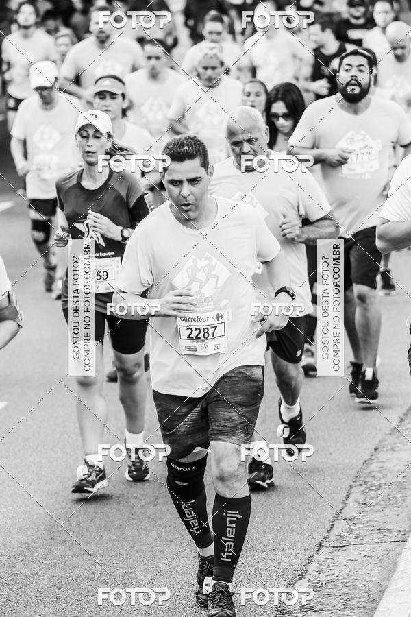 Buy your photos of the eventFotos de Corrida em Preto & Branco on Fotop