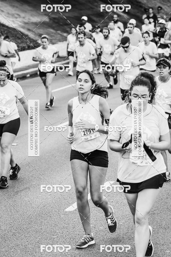 Buy your photos of the eventFotos de Corrida em Preto & Branco on Fotop