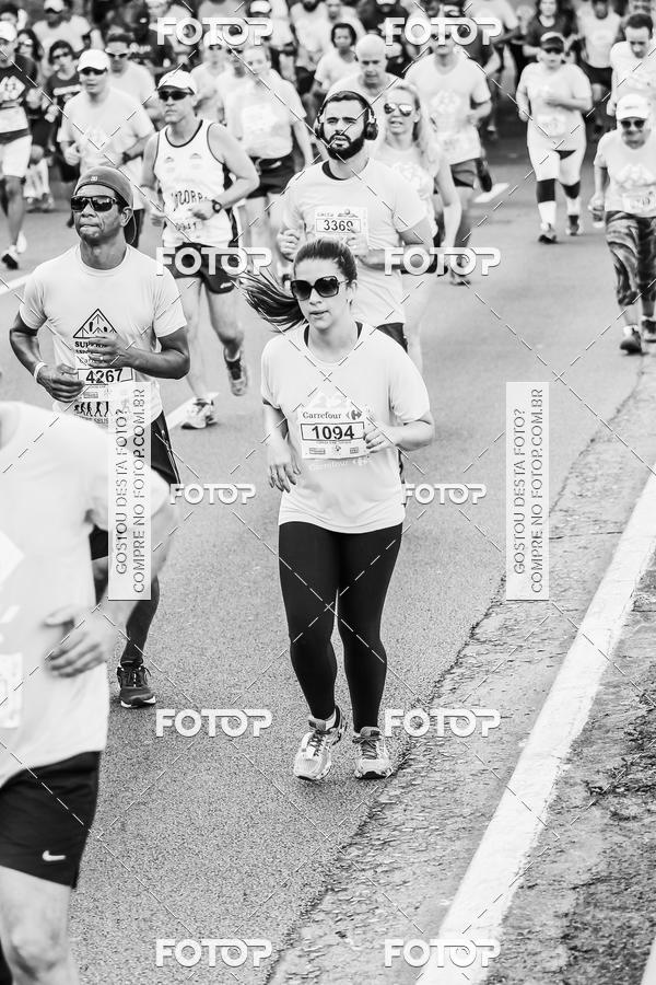 Buy your photos of the eventFotos de Corrida em Preto & Branco on Fotop