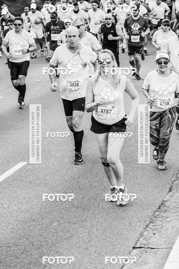 Buy your photos of the eventFotos de Corrida em Preto & Branco on Fotop