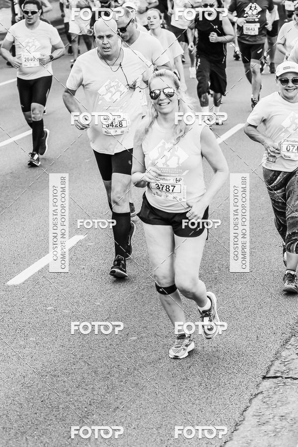 Buy your photos of the eventFotos de Corrida em Preto & Branco on Fotop