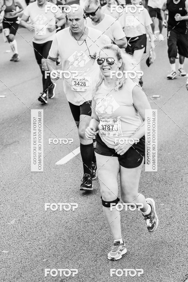 Buy your photos of the eventFotos de Corrida em Preto & Branco on Fotop