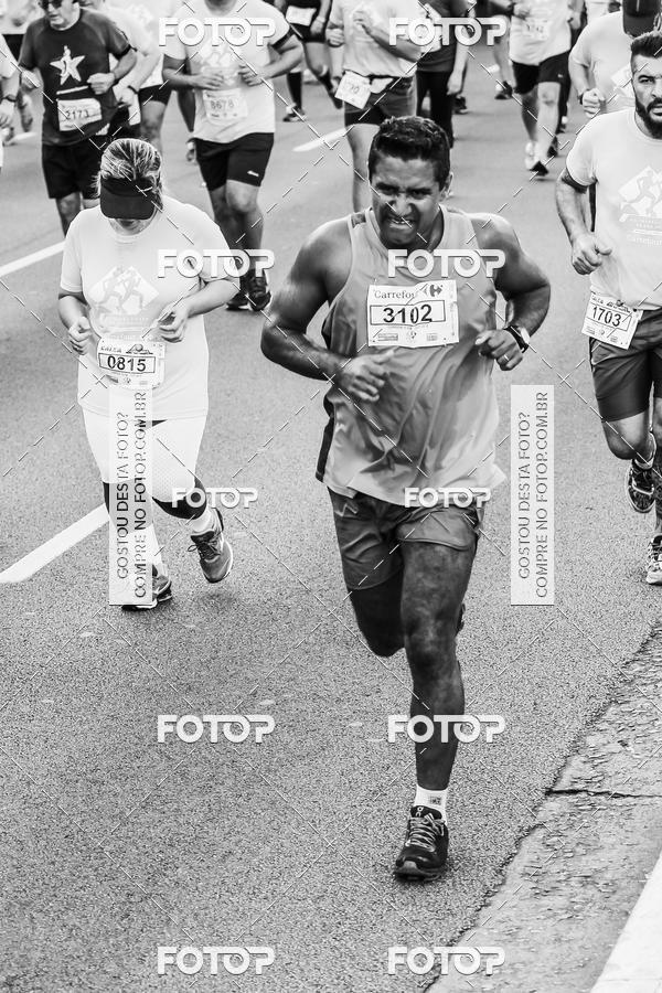 Buy your photos of the eventFotos de Corrida em Preto & Branco on Fotop