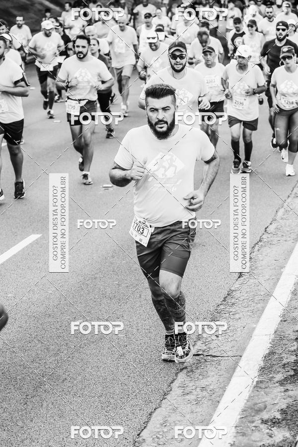 Buy your photos of the eventFotos de Corrida em Preto & Branco on Fotop