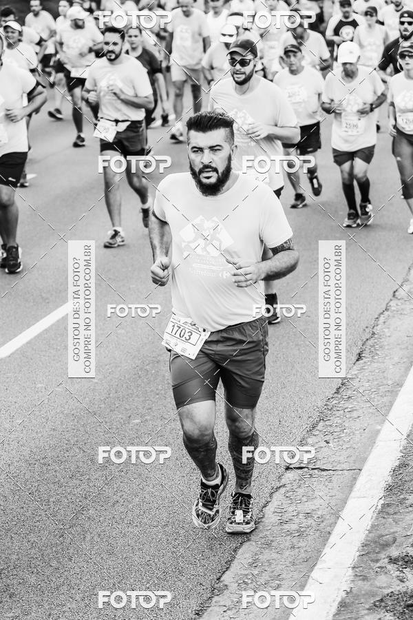 Buy your photos of the eventFotos de Corrida em Preto & Branco on Fotop
