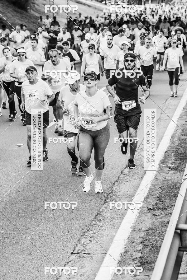 Buy your photos of the eventFotos de Corrida em Preto & Branco on Fotop