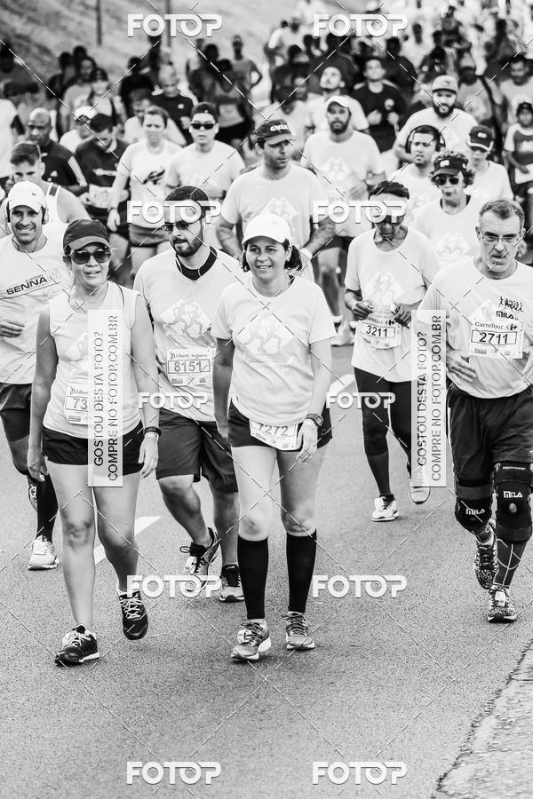 Buy your photos of the eventFotos de Corrida em Preto & Branco on Fotop