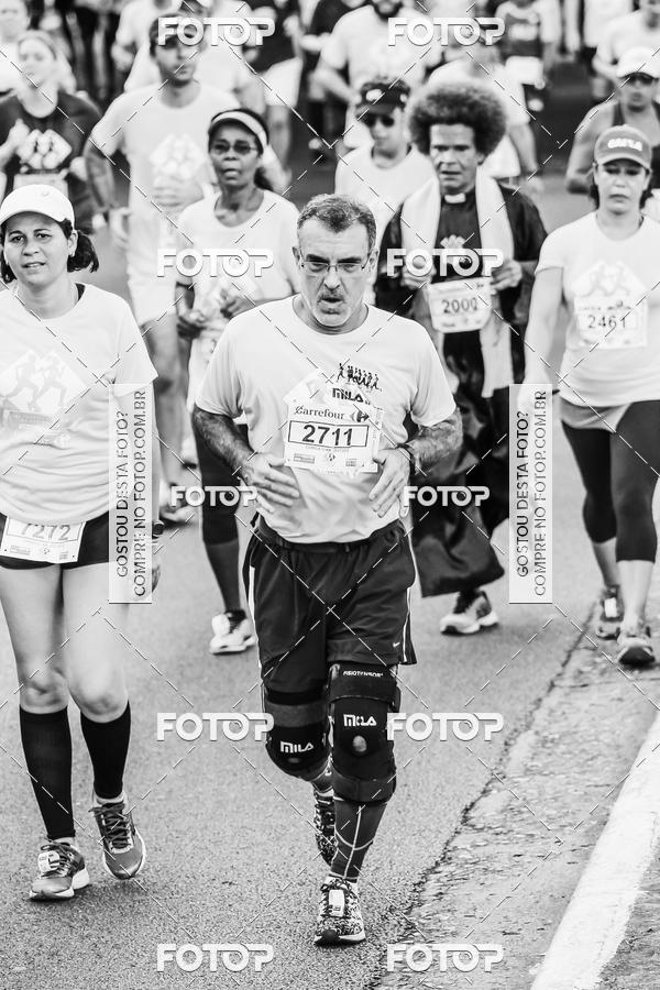 Buy your photos of the eventFotos de Corrida em Preto & Branco on Fotop