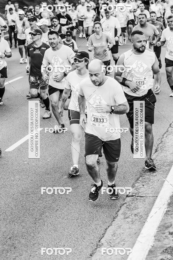 Buy your photos of the eventFotos de Corrida em Preto & Branco on Fotop
