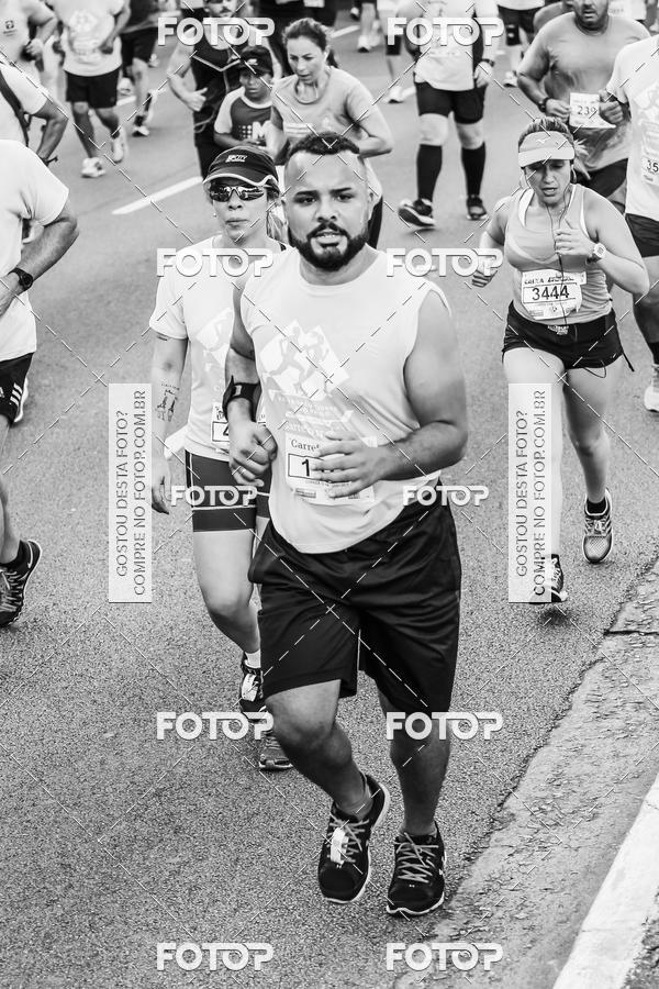 Buy your photos of the eventFotos de Corrida em Preto & Branco on Fotop