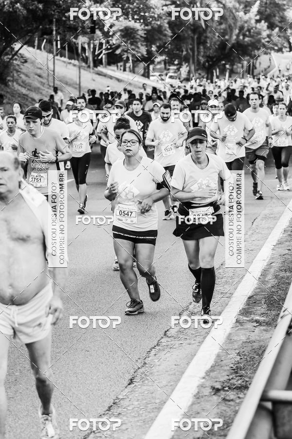 Buy your photos of the eventFotos de Corrida em Preto & Branco on Fotop