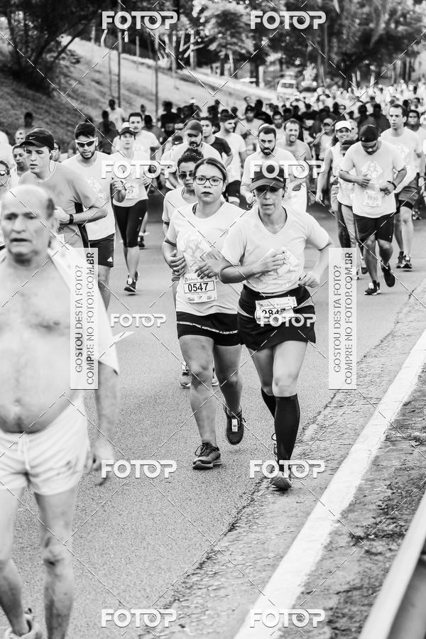 Buy your photos of the eventFotos de Corrida em Preto & Branco on Fotop