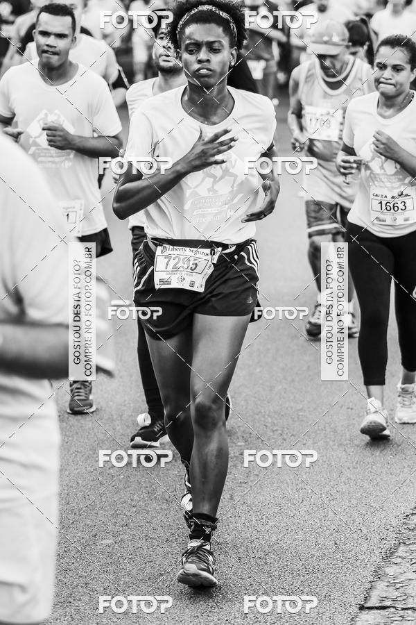 Buy your photos of the eventFotos de Corrida em Preto & Branco on Fotop
