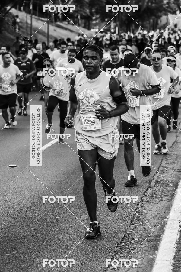 Buy your photos of the eventFotos de Corrida em Preto & Branco on Fotop