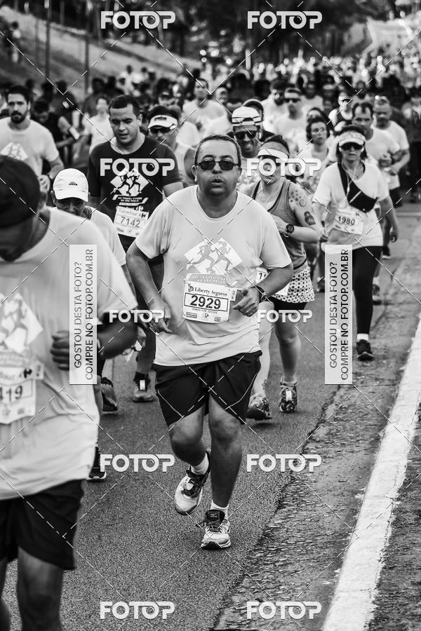 Buy your photos of the eventFotos de Corrida em Preto & Branco on Fotop