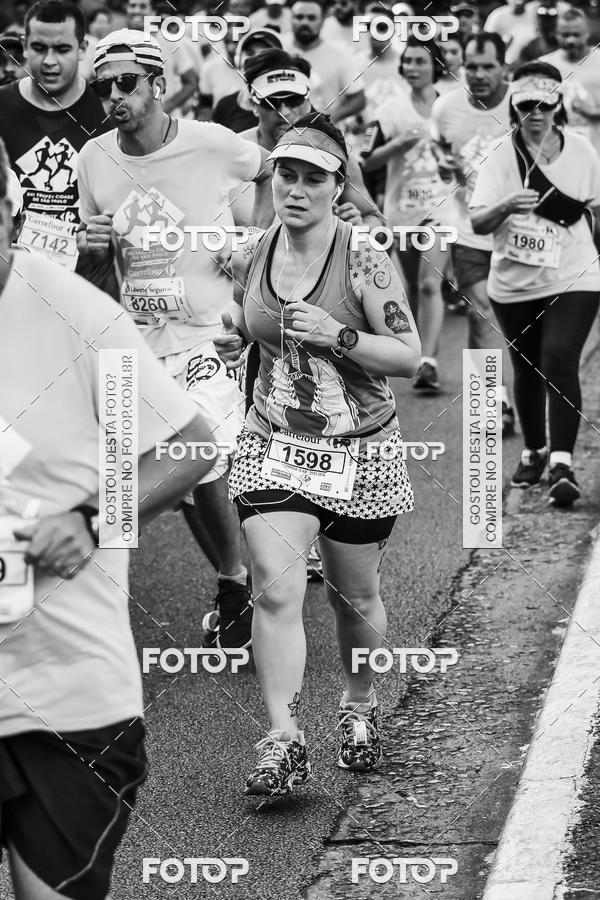 Buy your photos of the eventFotos de Corrida em Preto & Branco on Fotop