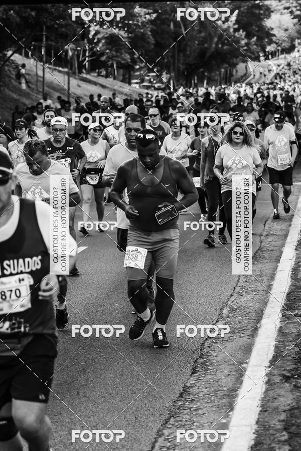 Buy your photos of the eventFotos de Corrida em Preto & Branco on Fotop