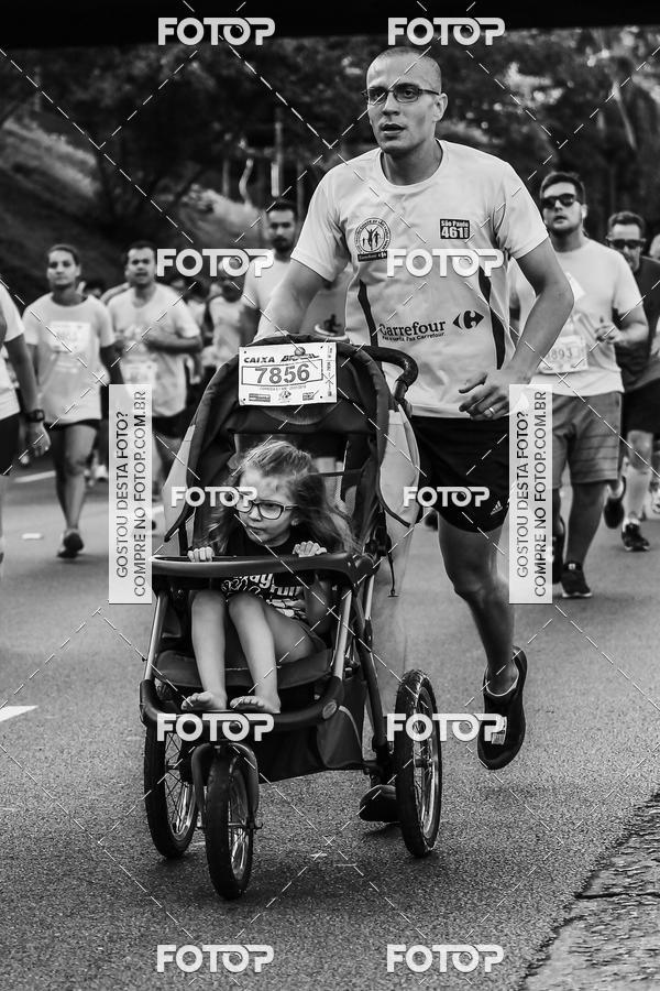 Buy your photos of the eventFotos de Corrida em Preto & Branco on Fotop