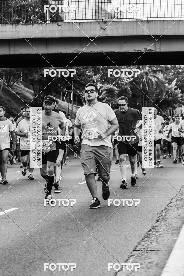 Buy your photos of the eventFotos de Corrida em Preto & Branco on Fotop