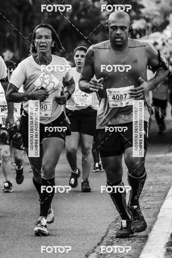 Buy your photos of the eventFotos de Corrida em Preto & Branco on Fotop
