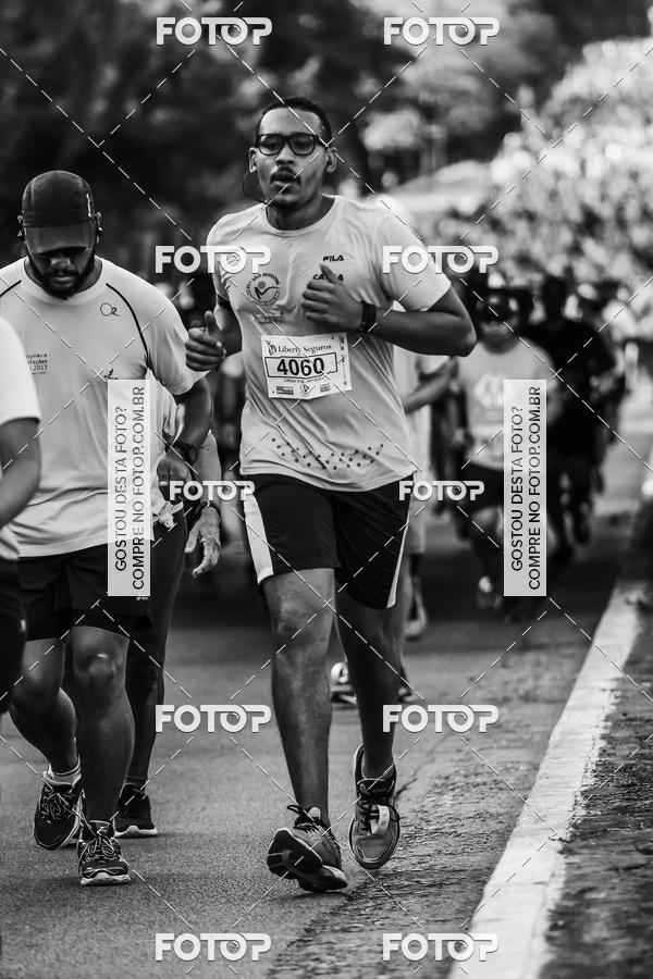 Buy your photos of the eventFotos de Corrida em Preto & Branco on Fotop