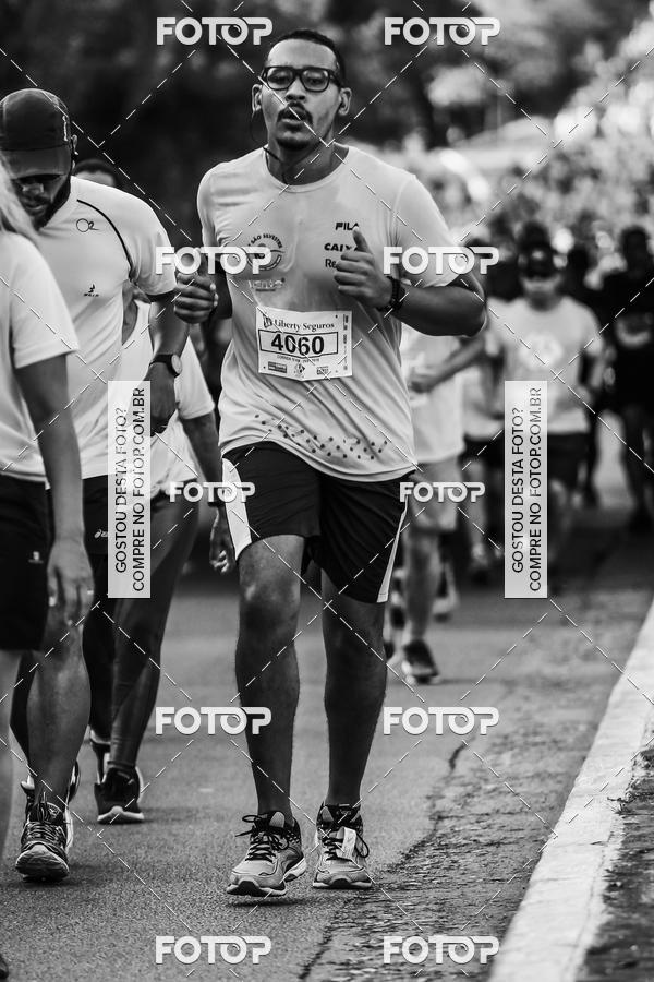 Buy your photos of the eventFotos de Corrida em Preto & Branco on Fotop