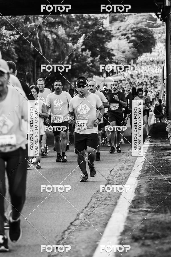 Buy your photos of the eventFotos de Corrida em Preto & Branco on Fotop
