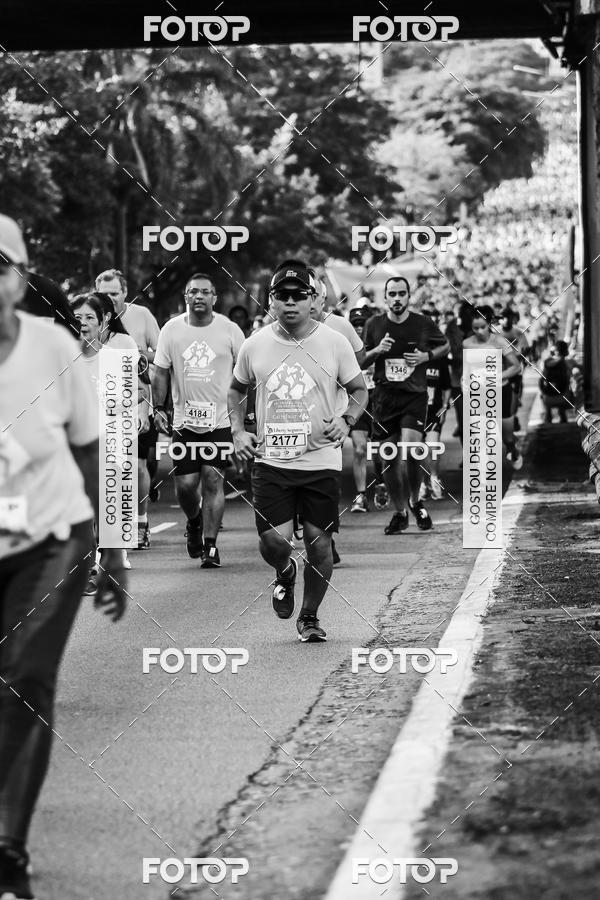 Buy your photos of the eventFotos de Corrida em Preto & Branco on Fotop