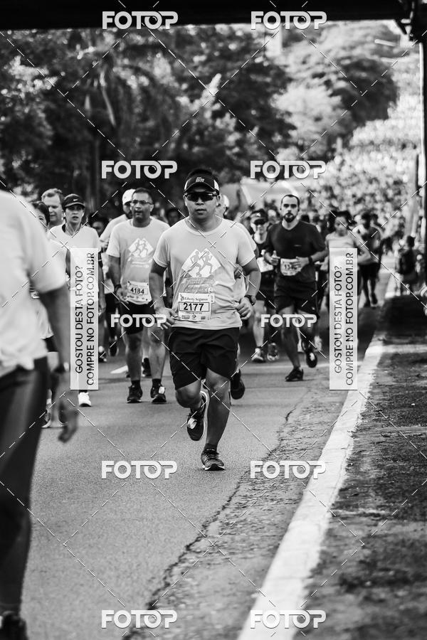 Buy your photos of the eventFotos de Corrida em Preto & Branco on Fotop
