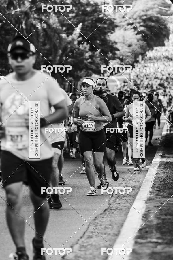 Buy your photos of the eventFotos de Corrida em Preto & Branco on Fotop