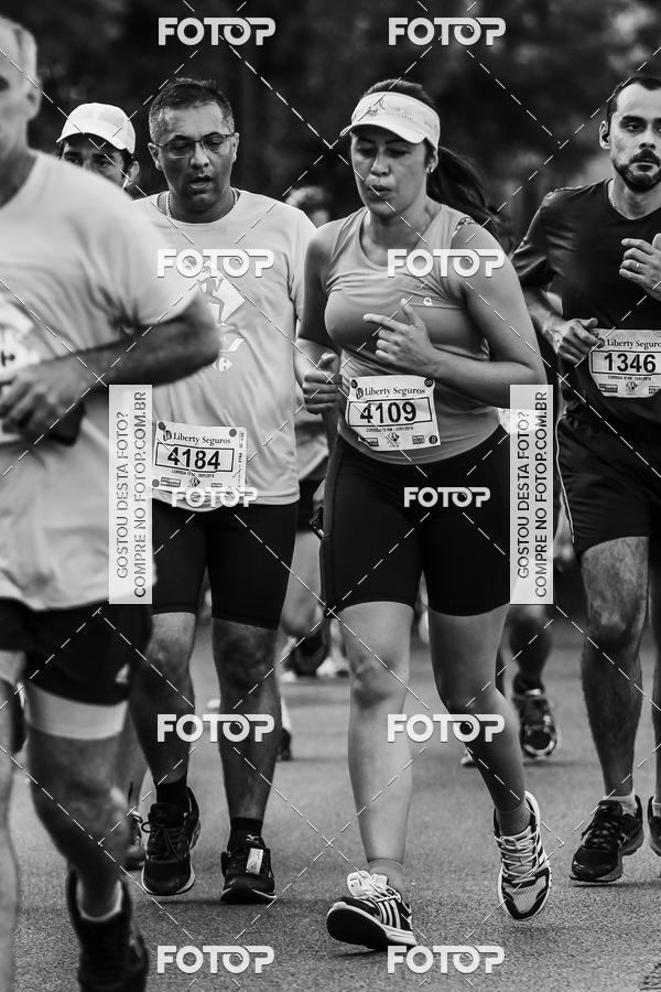Buy your photos of the eventFotos de Corrida em Preto & Branco on Fotop