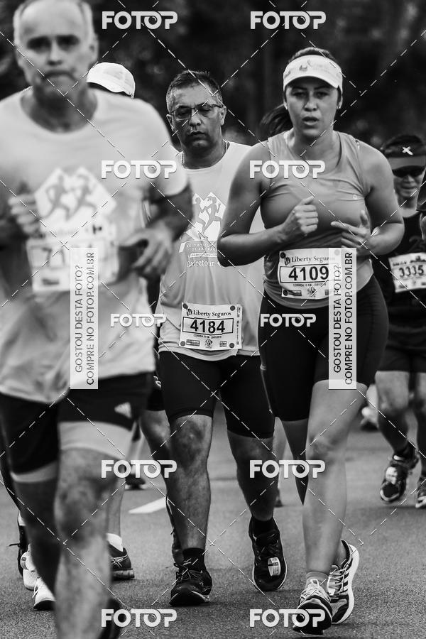 Buy your photos of the eventFotos de Corrida em Preto & Branco on Fotop