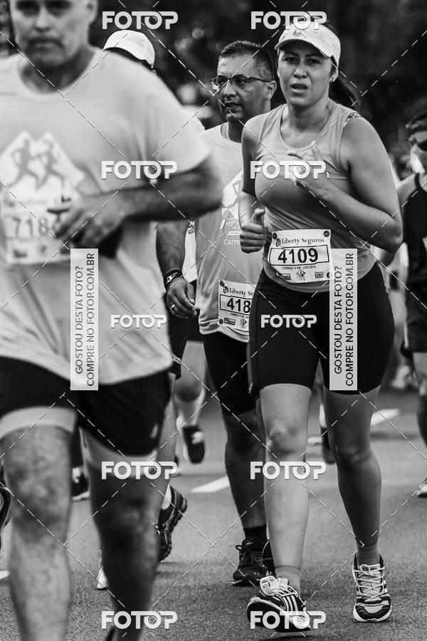 Buy your photos of the eventFotos de Corrida em Preto & Branco on Fotop